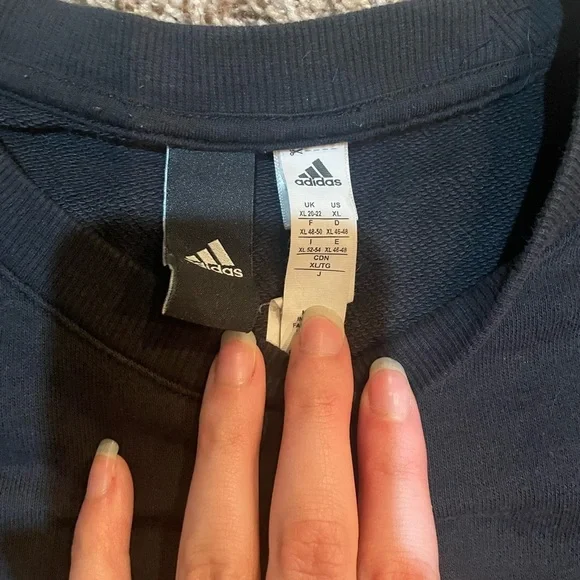 Black Adidas crewneck - Picture 2 of 4